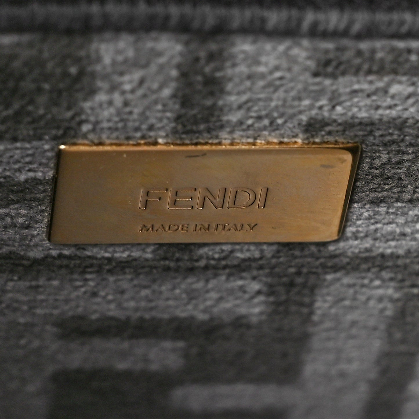 Vitello Seta Chenille FF Mini Peekaboo Iconic Satchel Anthracite Asfalto