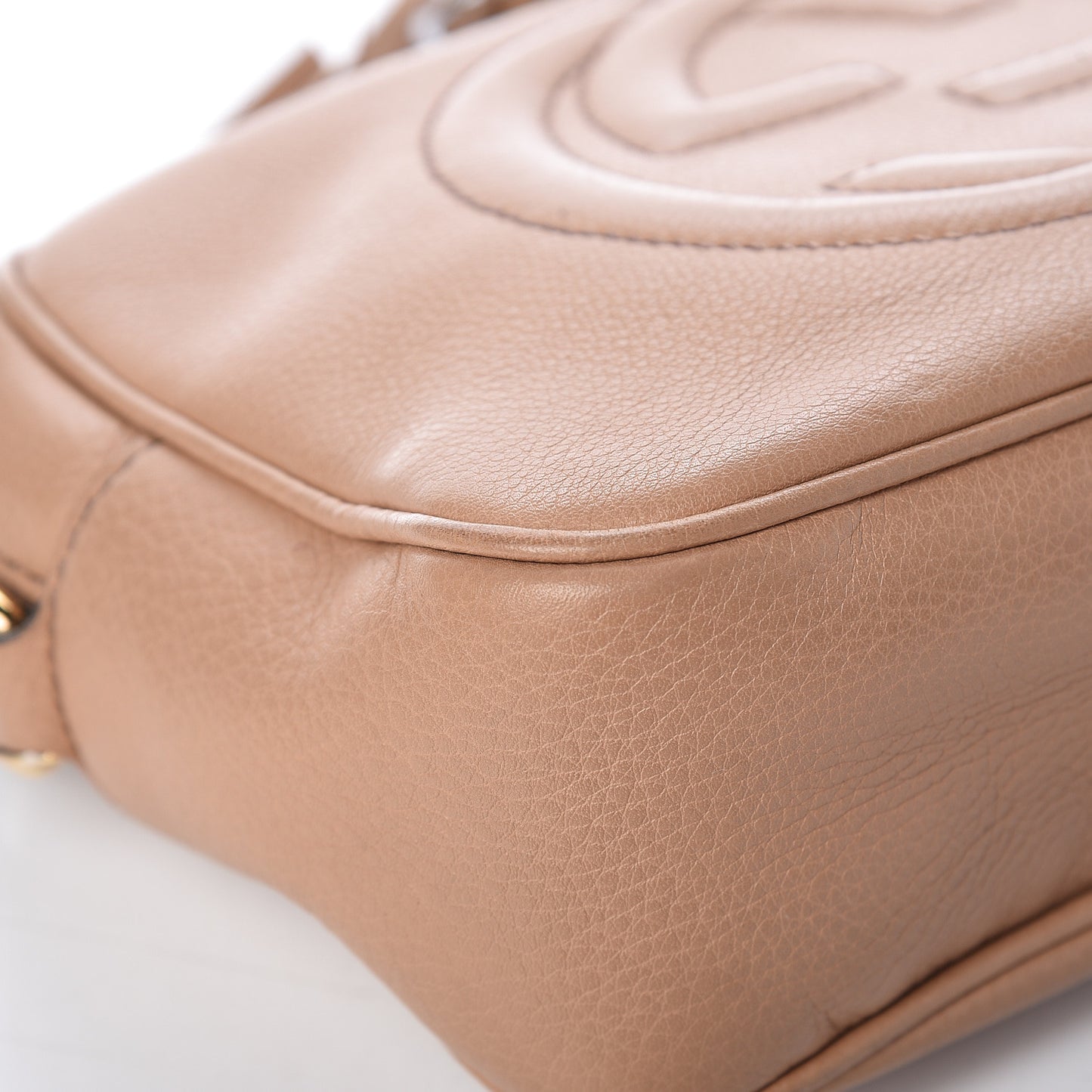 Pebbled Calfskin Small Soho Disco Bag Camelia