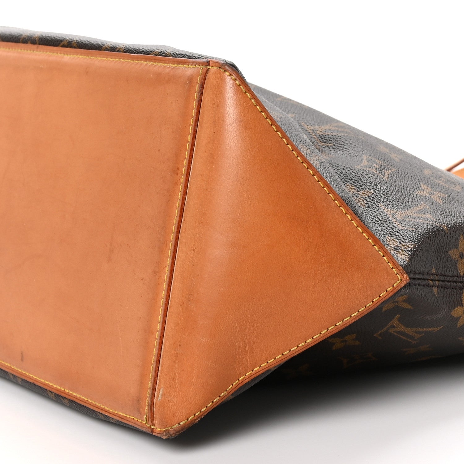 Louis Vuitton Monogram Cabas Mezzo 8 of 9