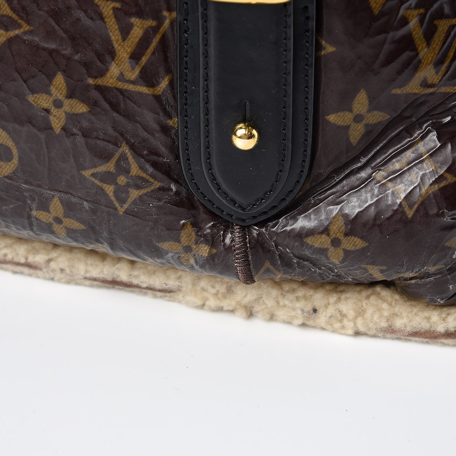Louis Vuitton Patent Monogram Shearling Sac Thunder 17 of 25