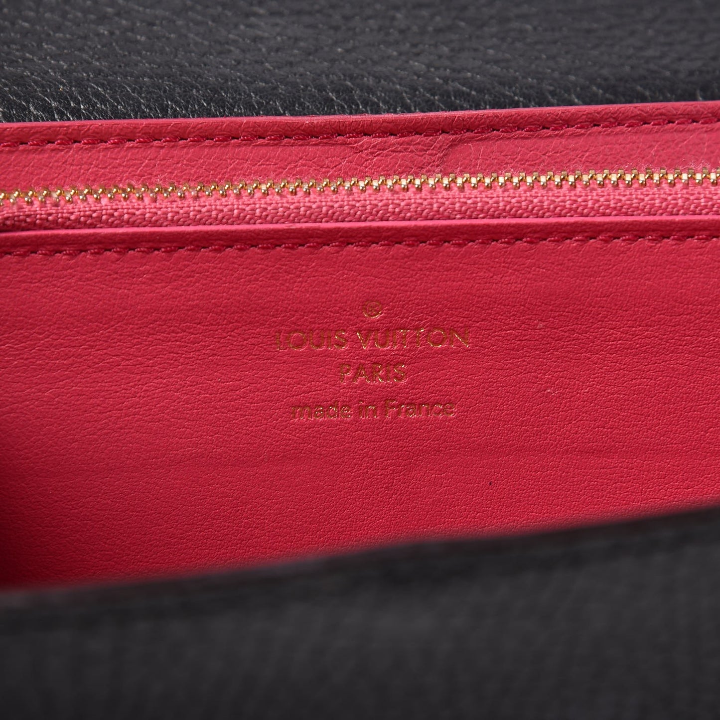 Taurillon Capucines Wallet Black