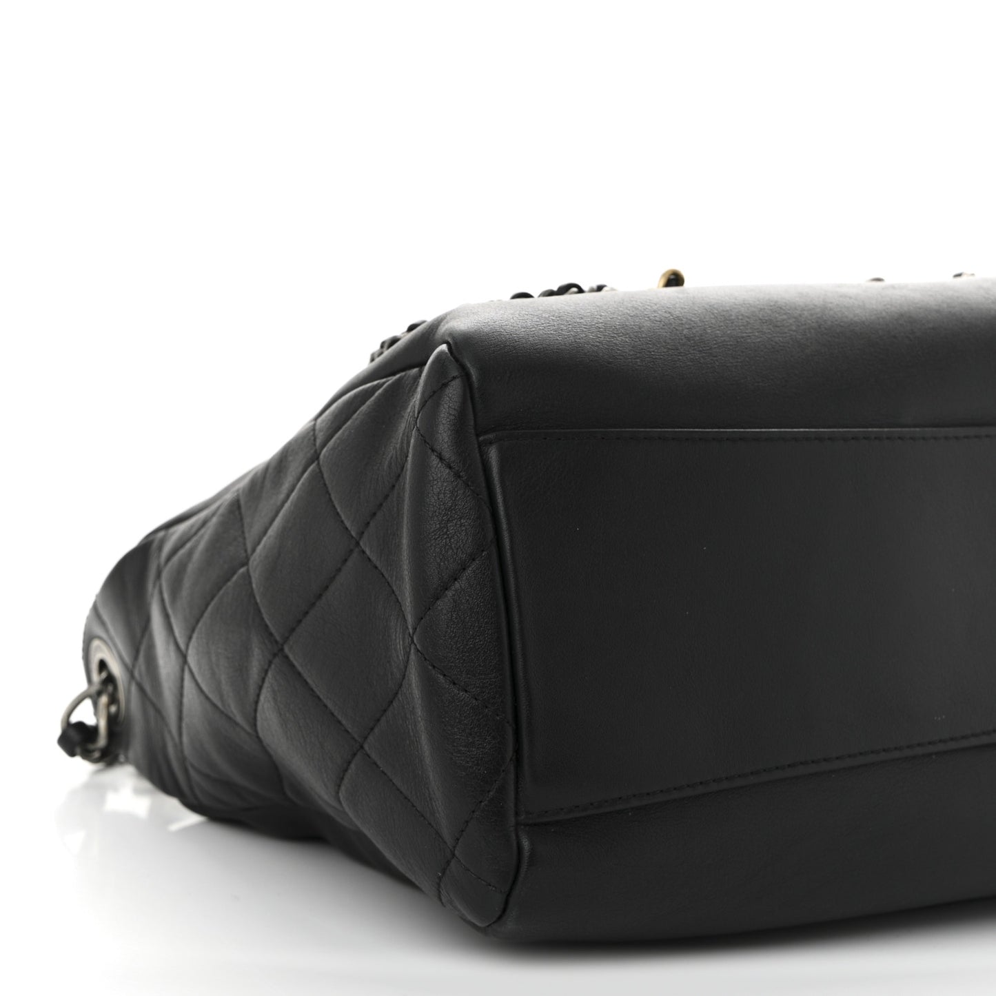Calfskin Chain 20s Signature Hobo Black