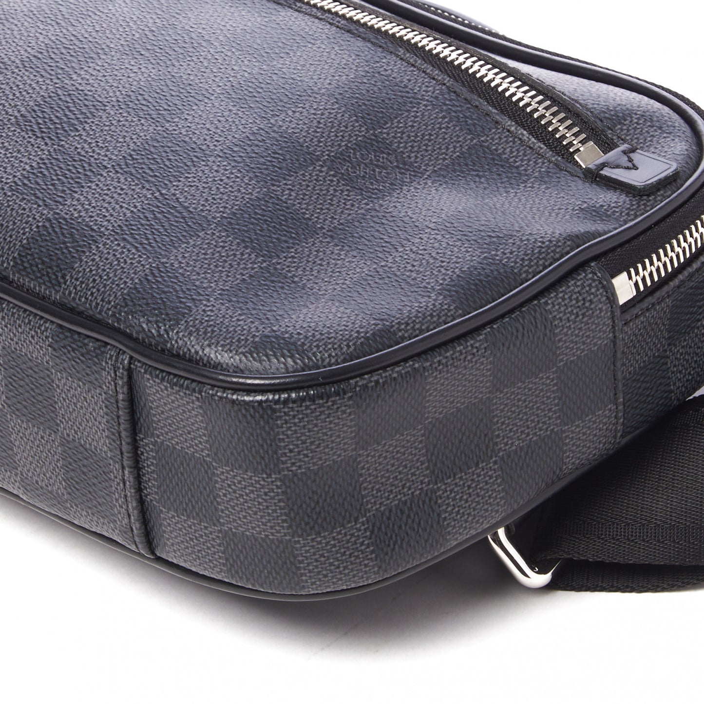 Damier Graphite Ambler