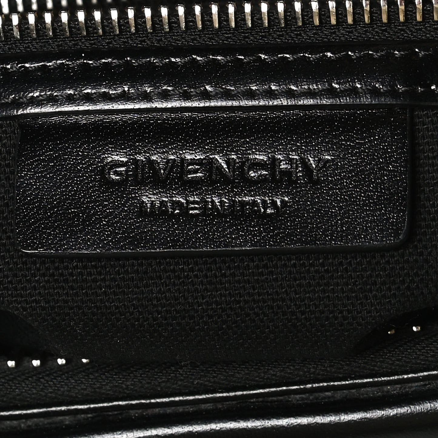 Shiny Lord Calfskin Medium Antigona Black