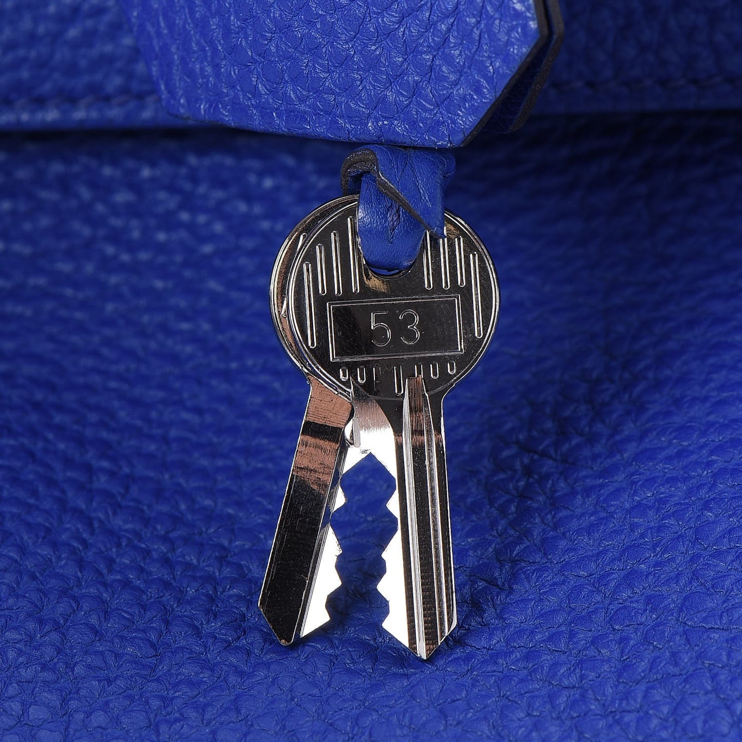 Taurillon Clemence Shoulder Kelly 40 Bleu Electrique