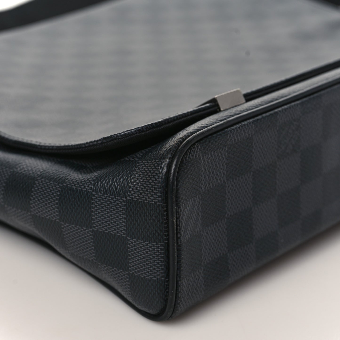 Damier Graphite District MM