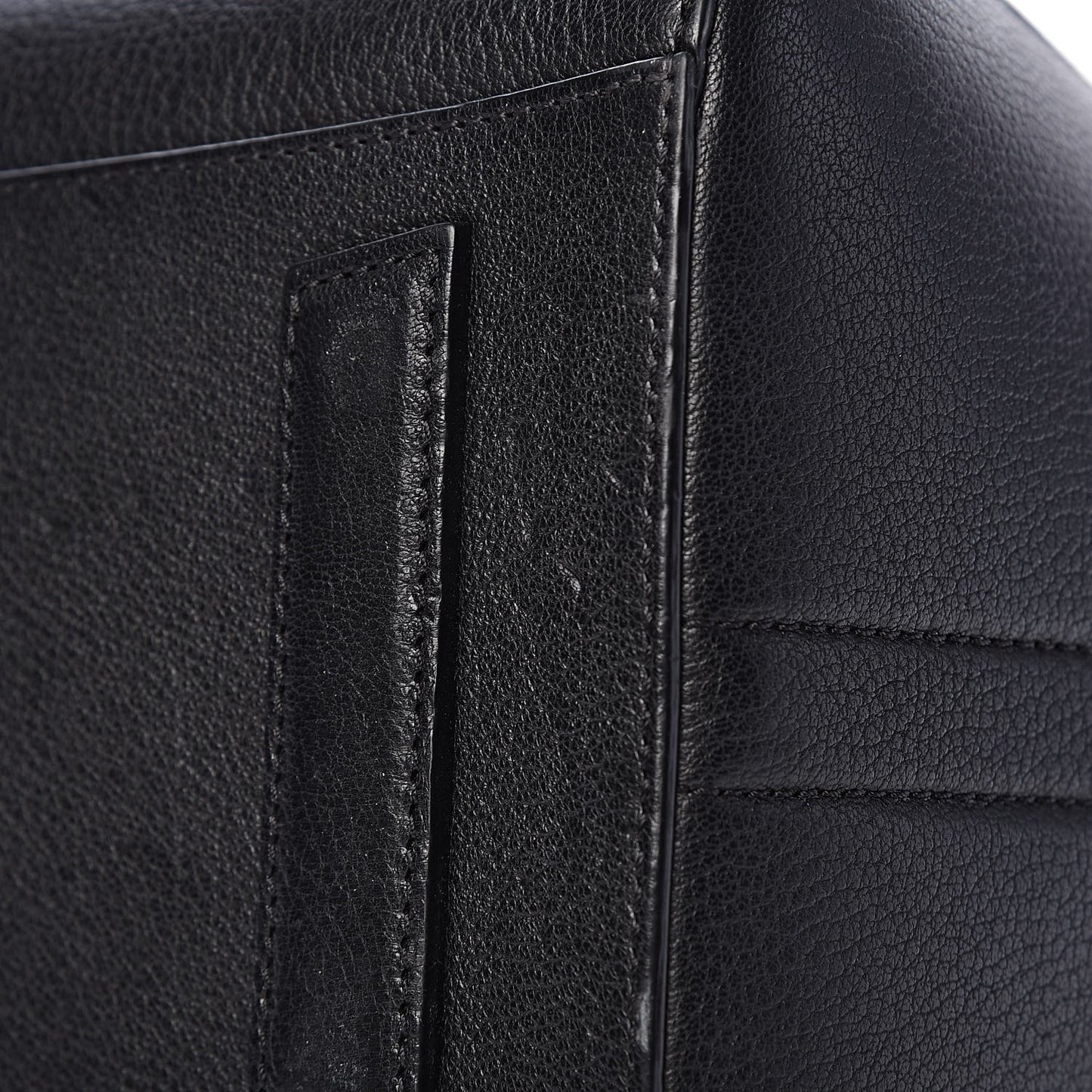 Sugar Goatskin Medium Antigona Black