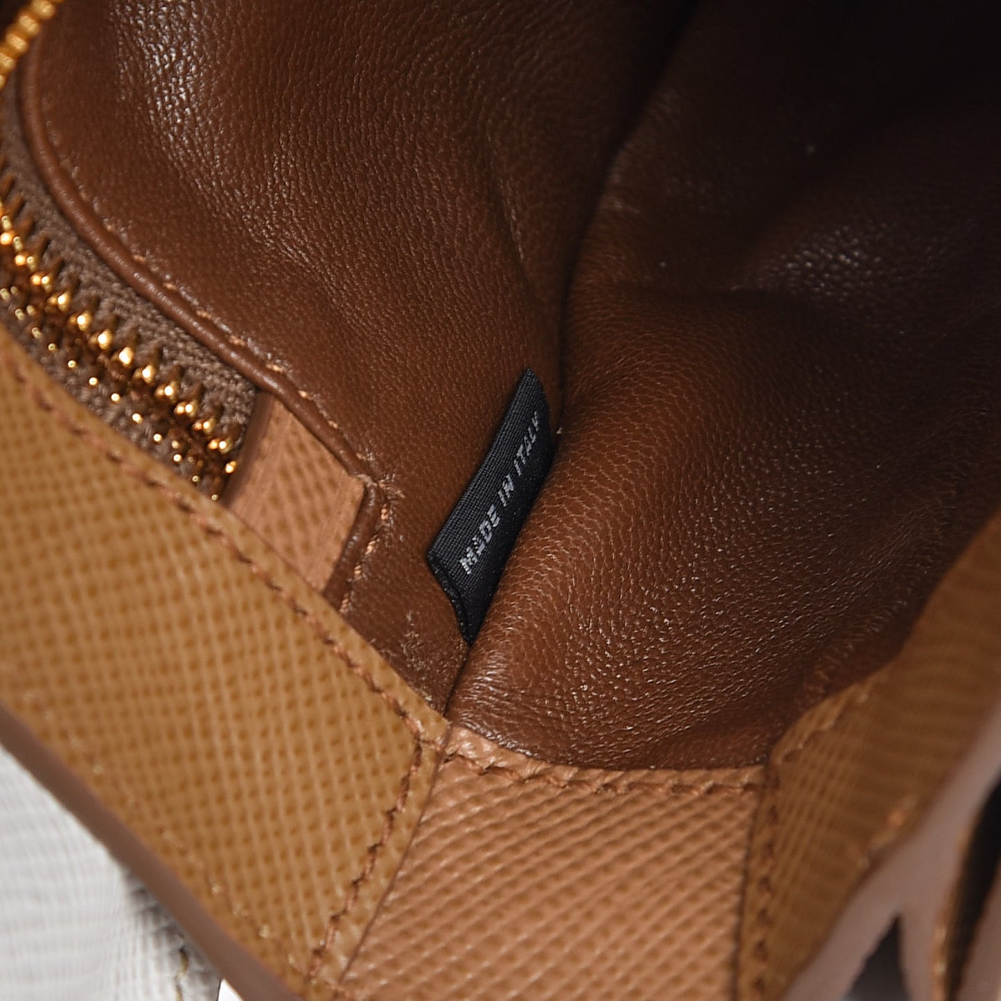 Saffiano Pattina Crossbody Bag Caramel Talco