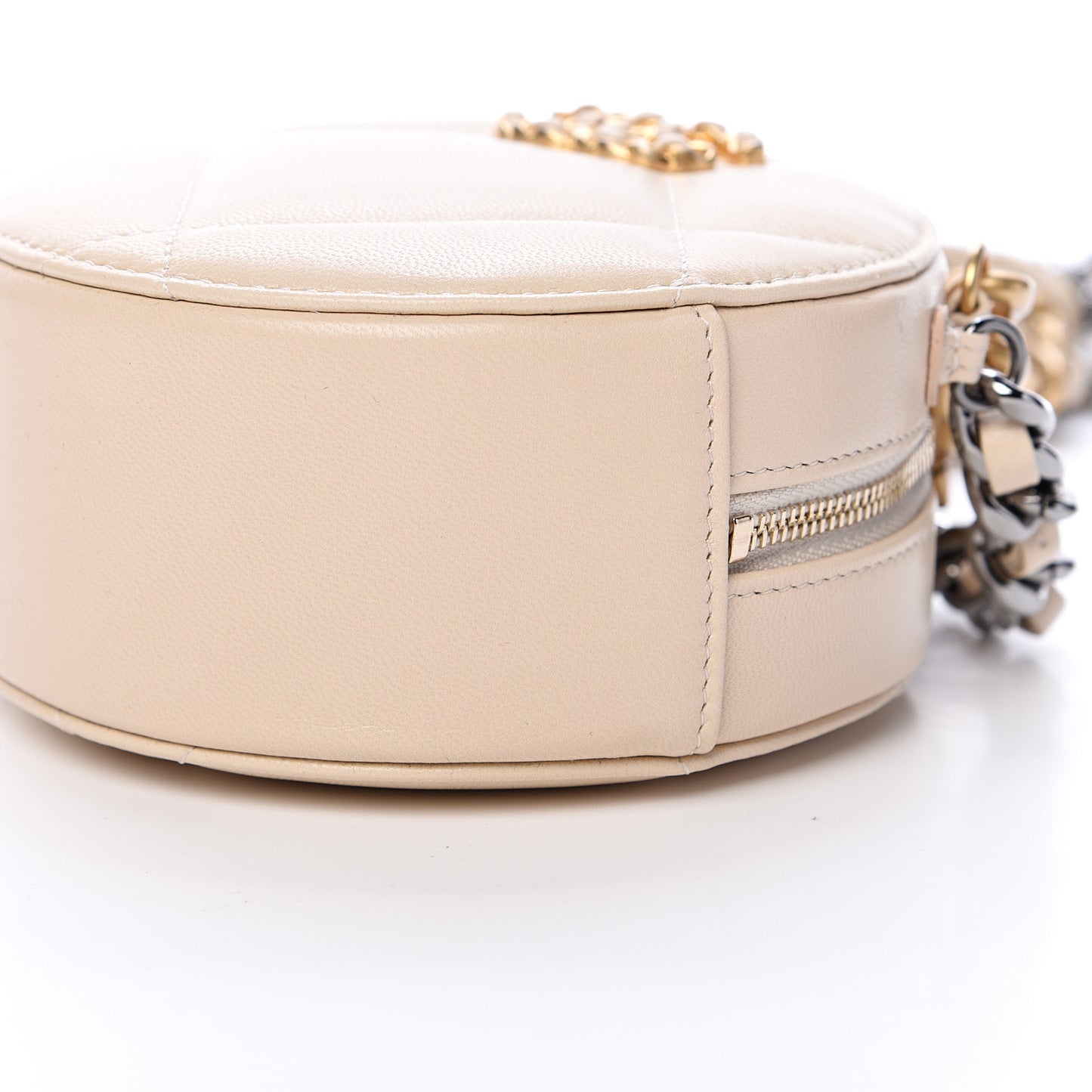 Lambskin Quilted 19 Round Clutch With Chain Beige