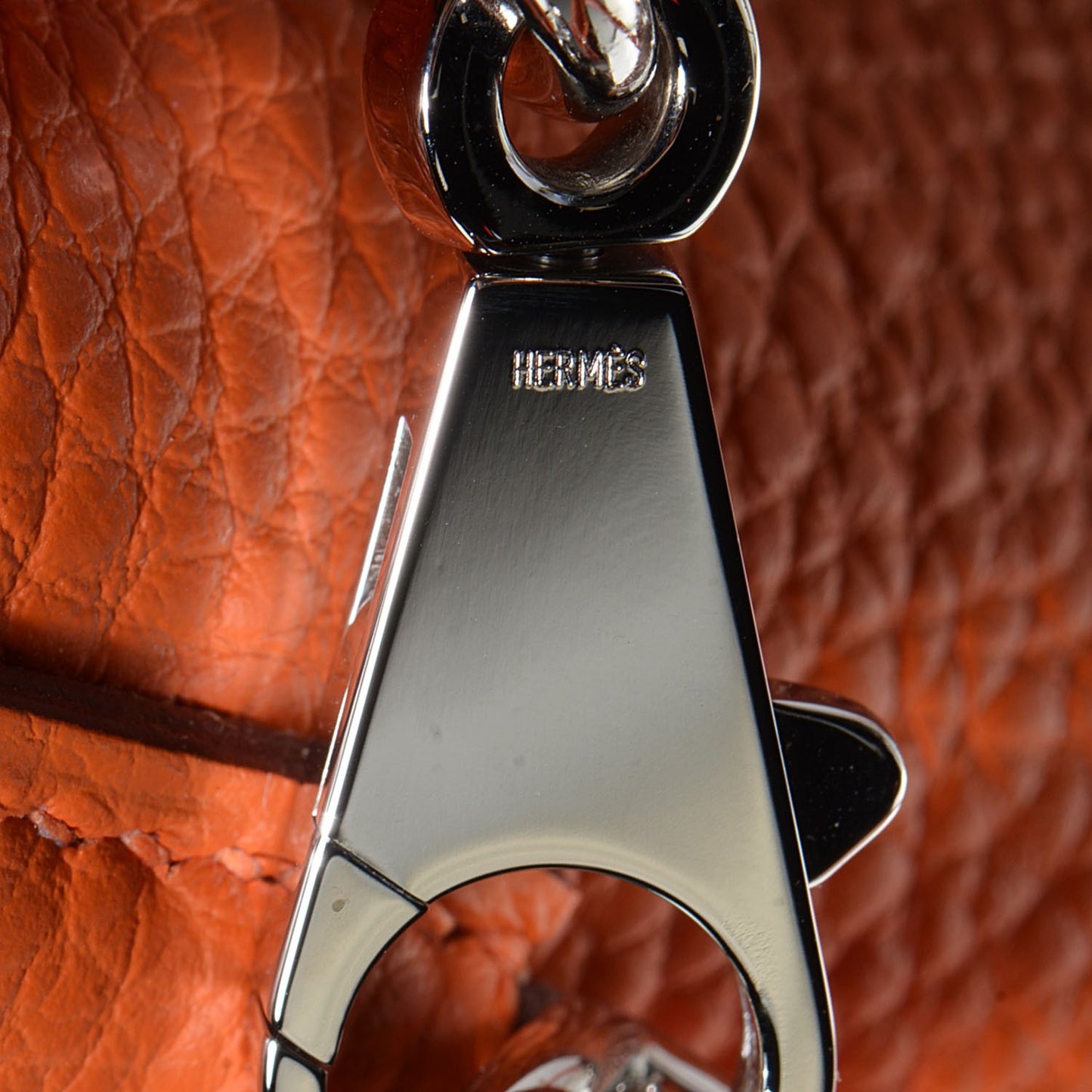 Togo Kelly Retourne 32 Orange