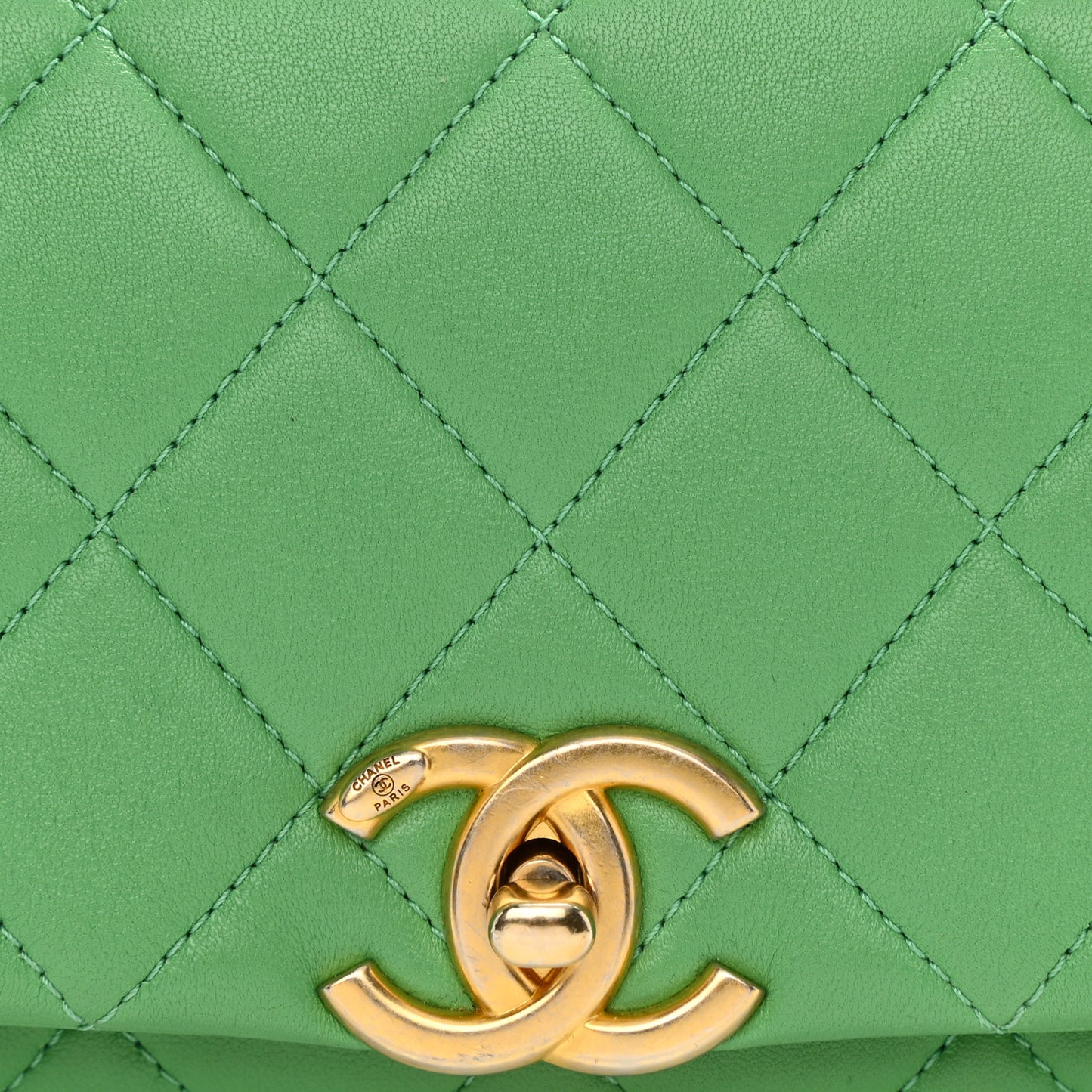 Shiny Lambskin Chain Is More Flap Green