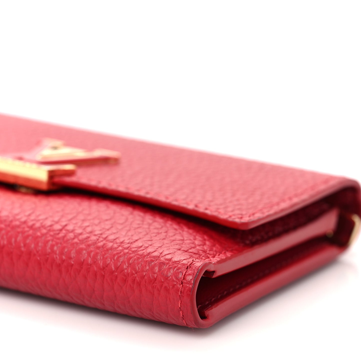 Taurillon Capucines Compact Wallet Rubis
