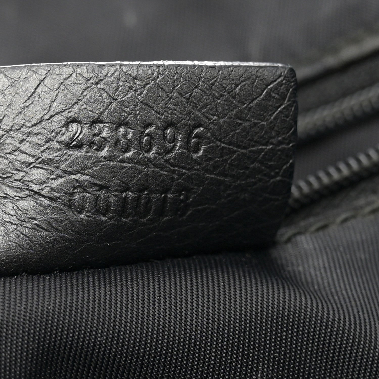 Gucci Metallic Guccissima Large Tote Dark Grey 7 of 23