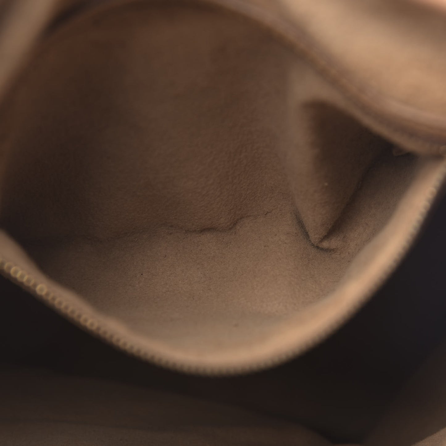 Monogram Bucket 27