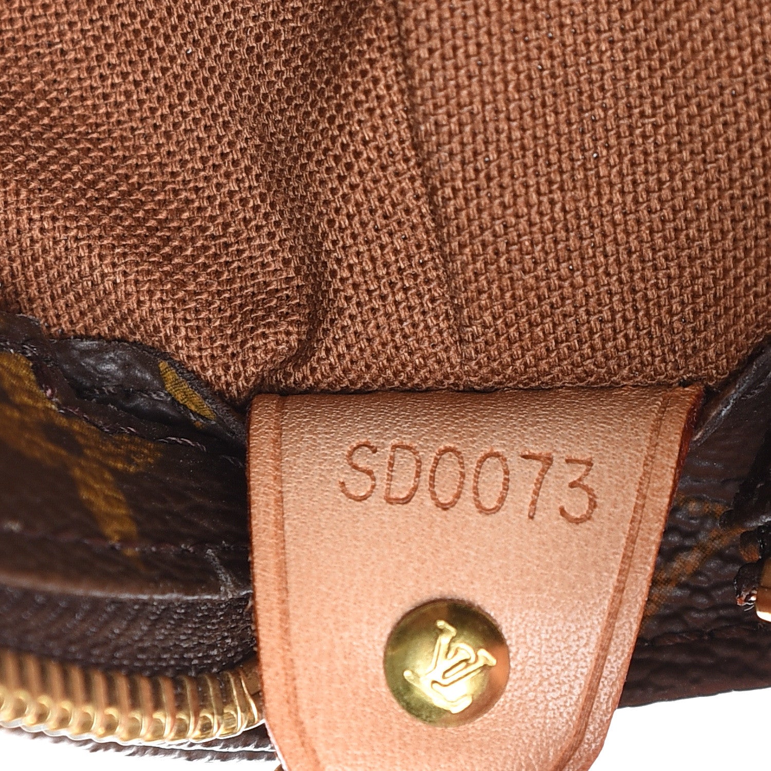 Louis Vuitton Monogram Cabas Mezzo 7 of 17