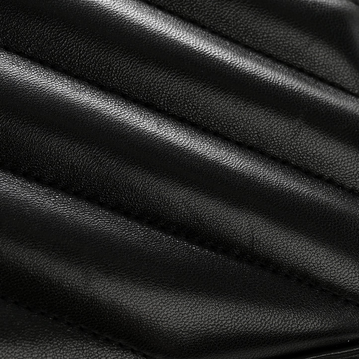 Lambskin Chevron Quilted Medium Loulou Black
