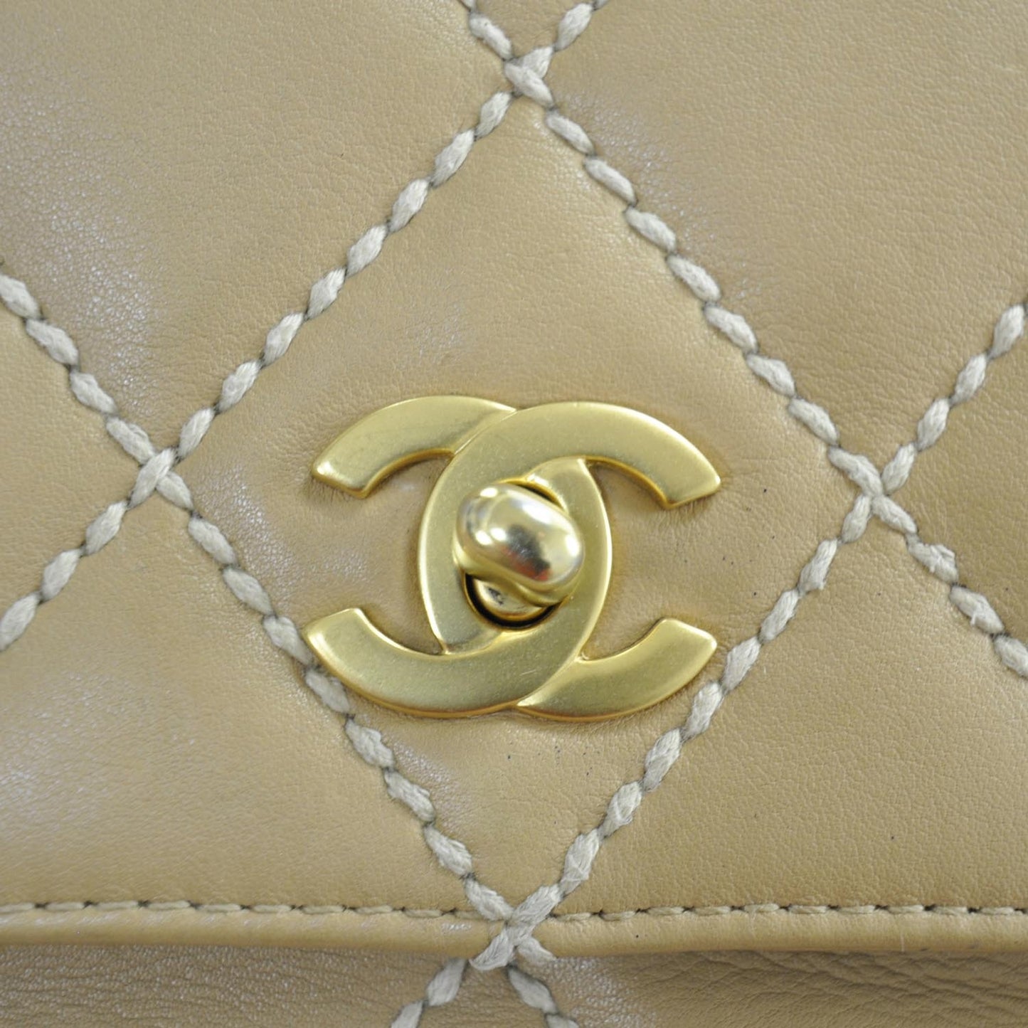 Leather Quilted Surpique Flap Beige