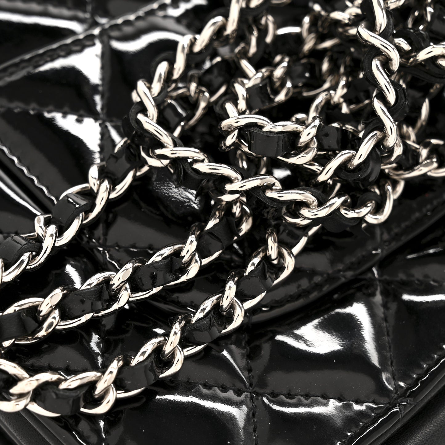 Patent Quilted Wallet On Chain WOC Black