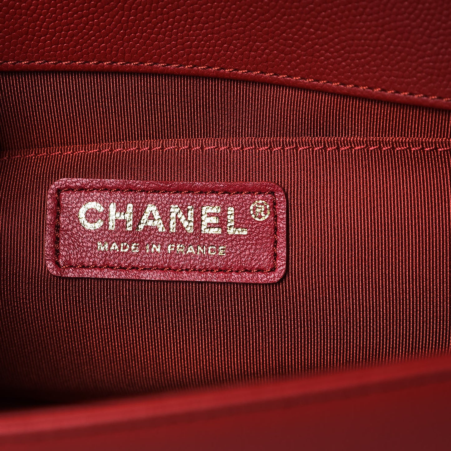 Caviar Quilted Medium Boy Flap Red