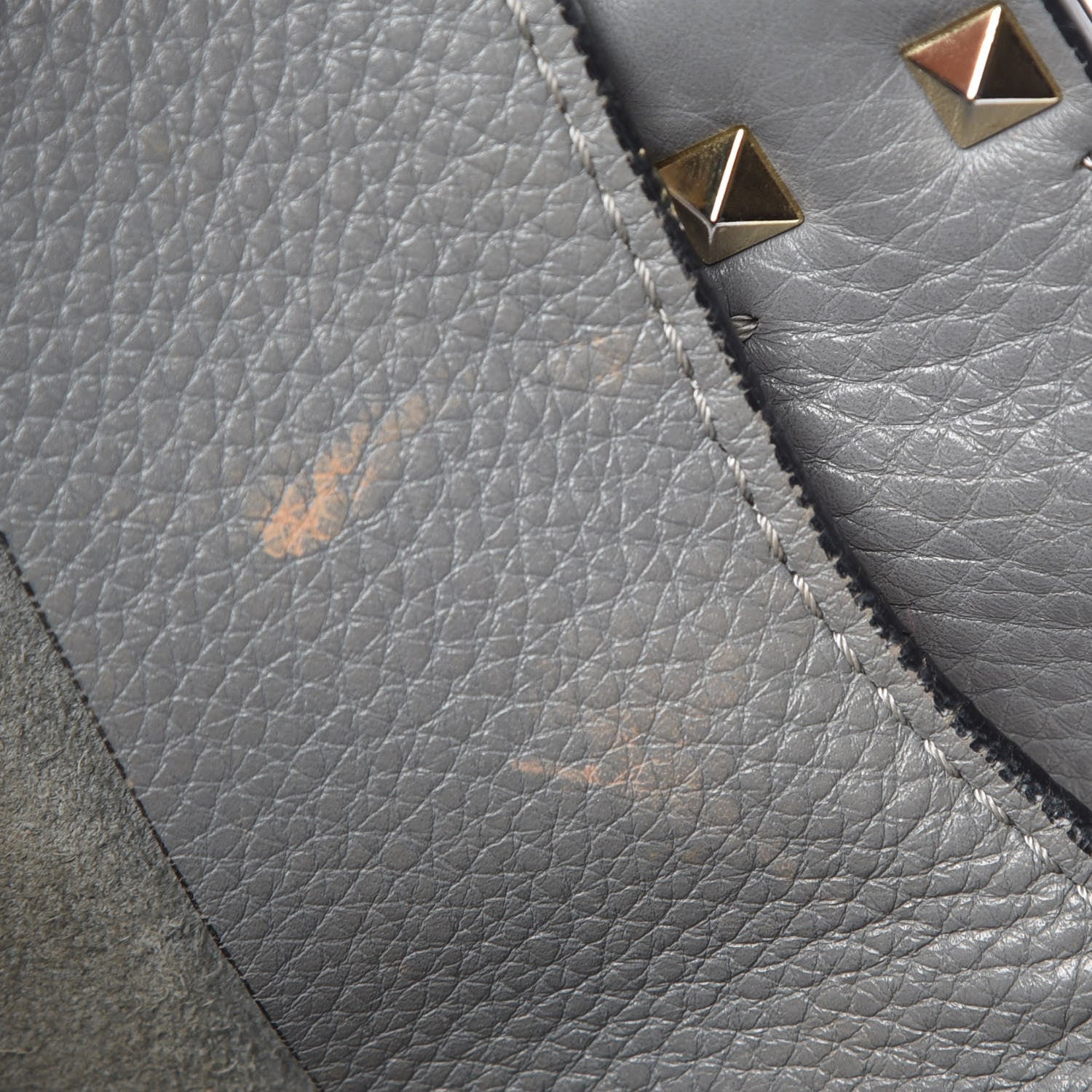 Valentino Garavani Pebbled Calfskin Large Rockstud Flip-Lock Messenger Bag Grigio Perla 9 of 14