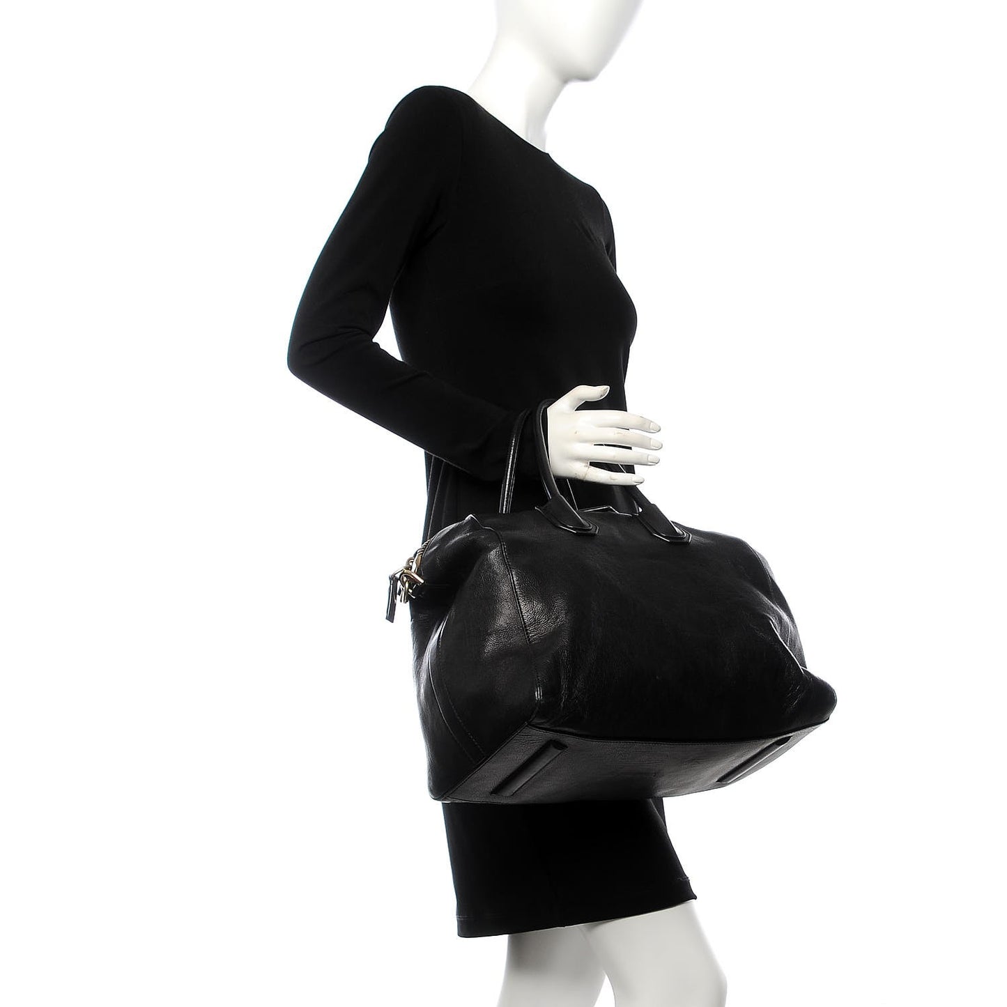 Smooth Calfskin Large Antigona Black