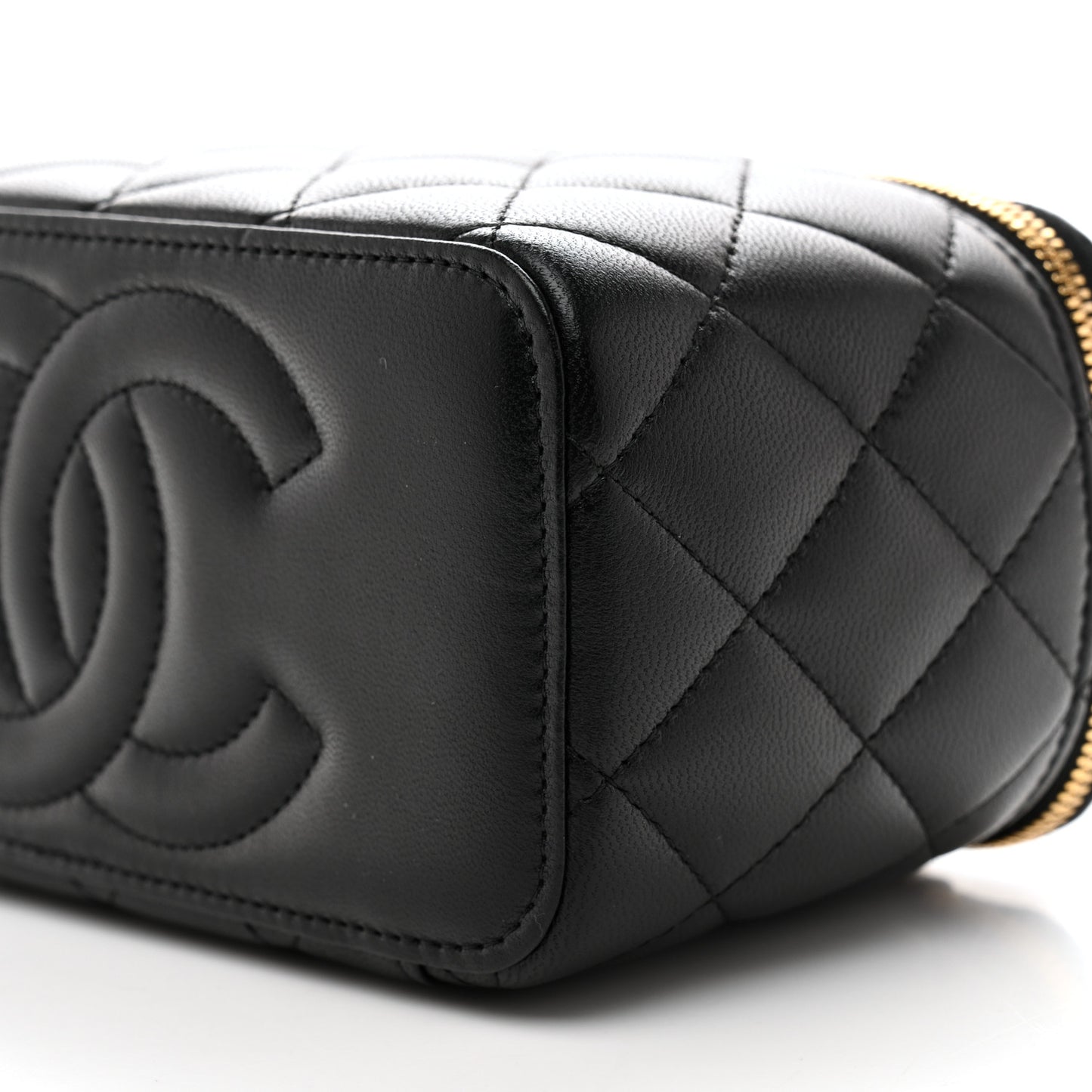 Lambskin Enamel Quilted Small Coco Hearts Vanity Case With Chain Black