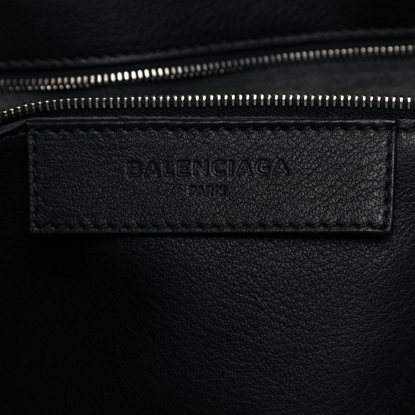 Veau Papier B4 Zip Around Tote Black