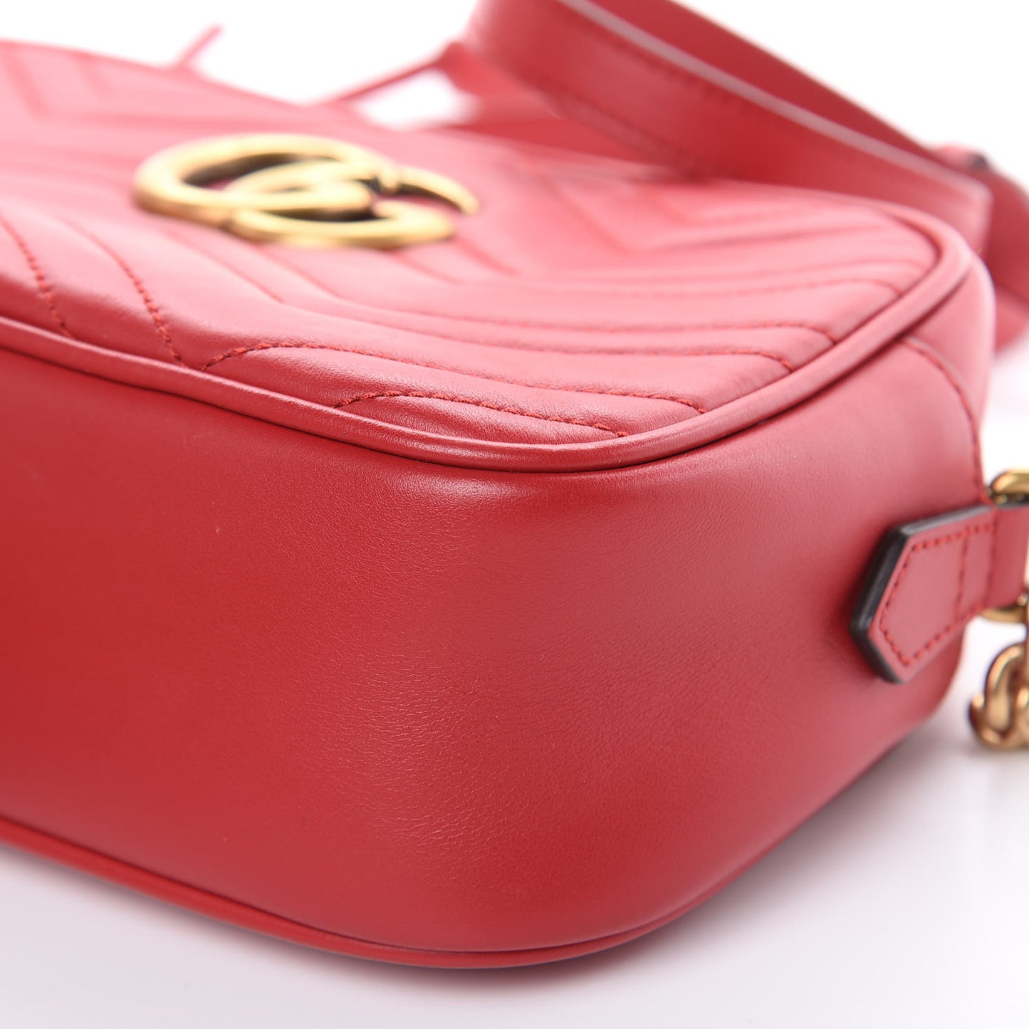 Calfskin Matelasse Small GG Marmont Chain Shoulder Bag Hibiscus Red