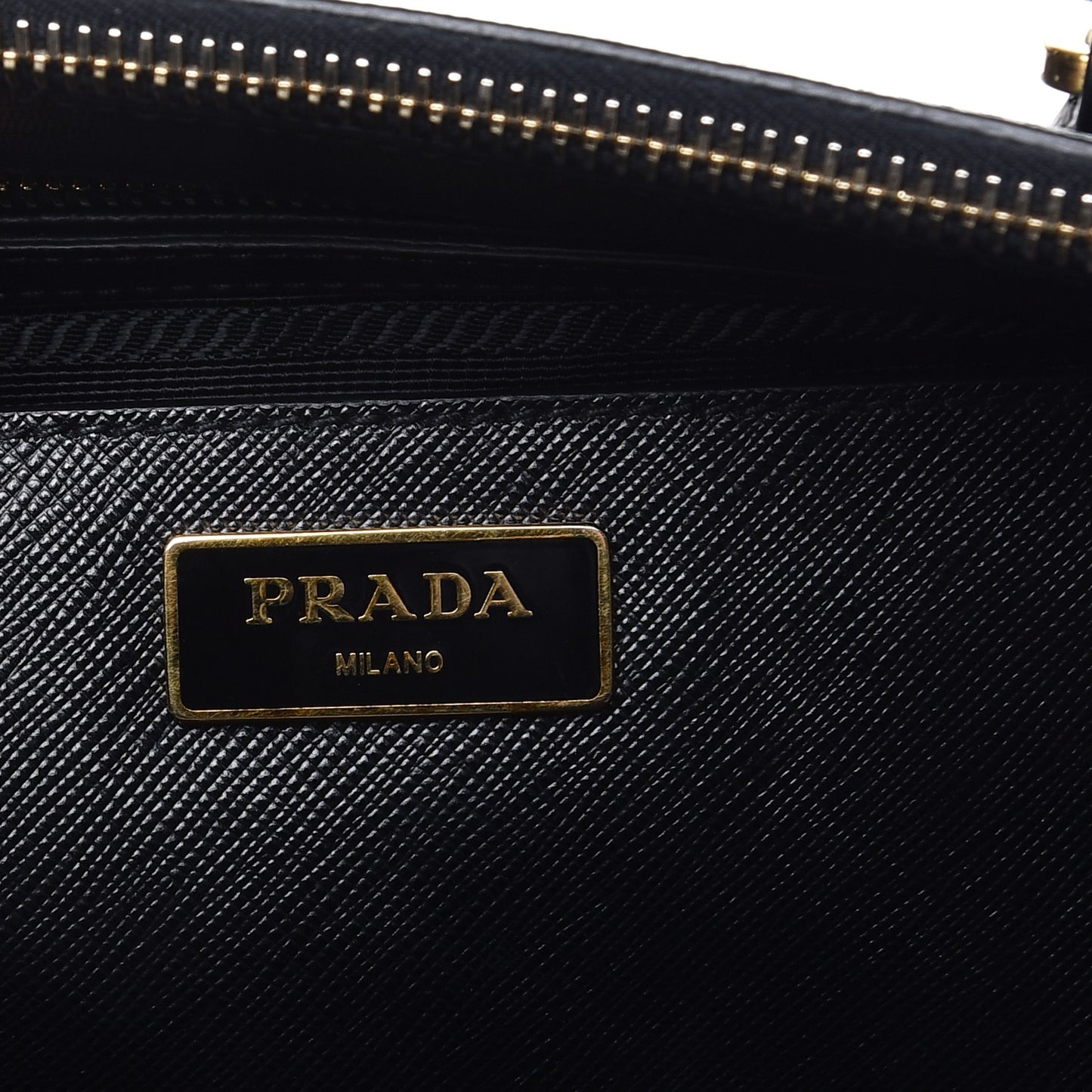 Saffiano Medium Galleria Double Zip Tote Black