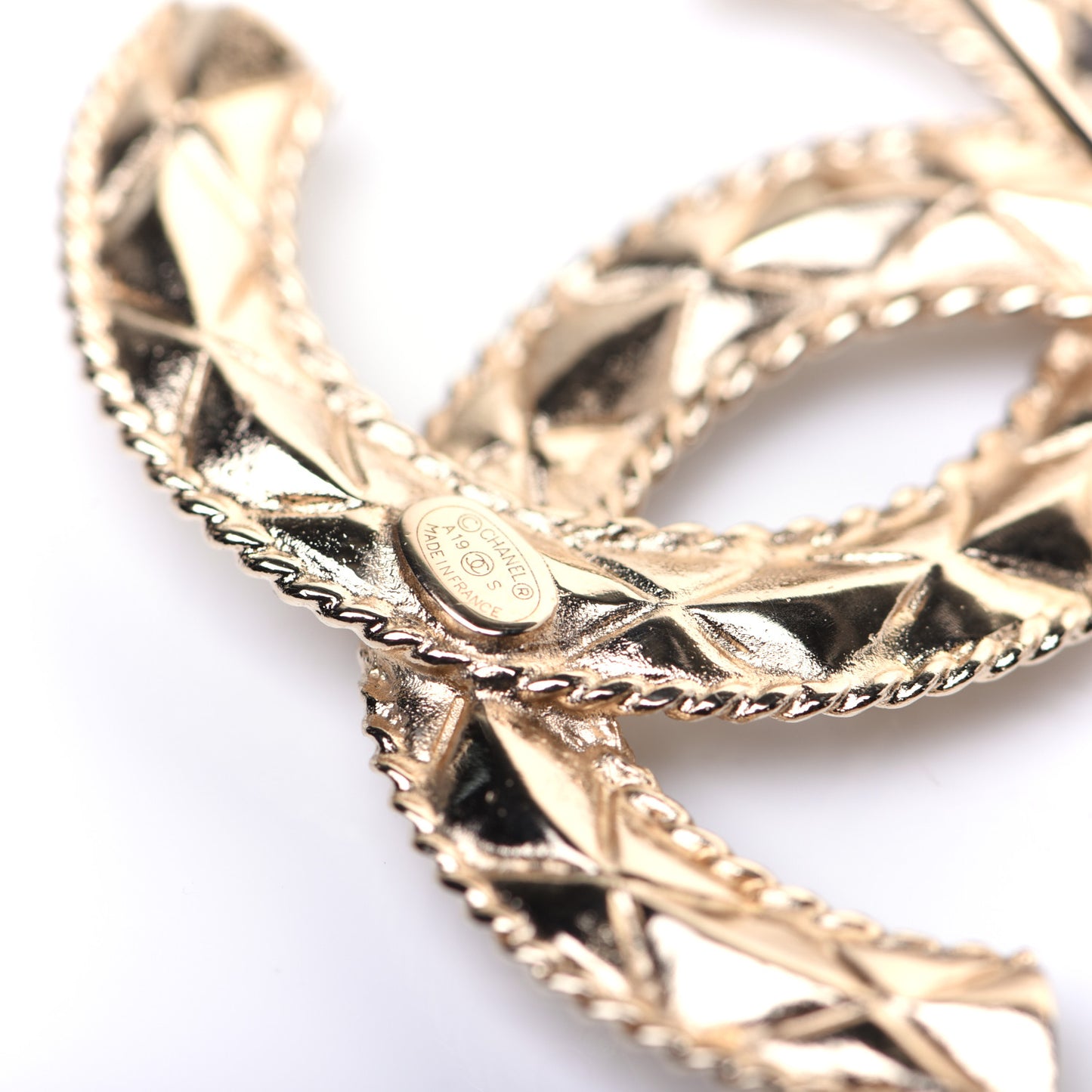 Pearl CC Brooch Gold