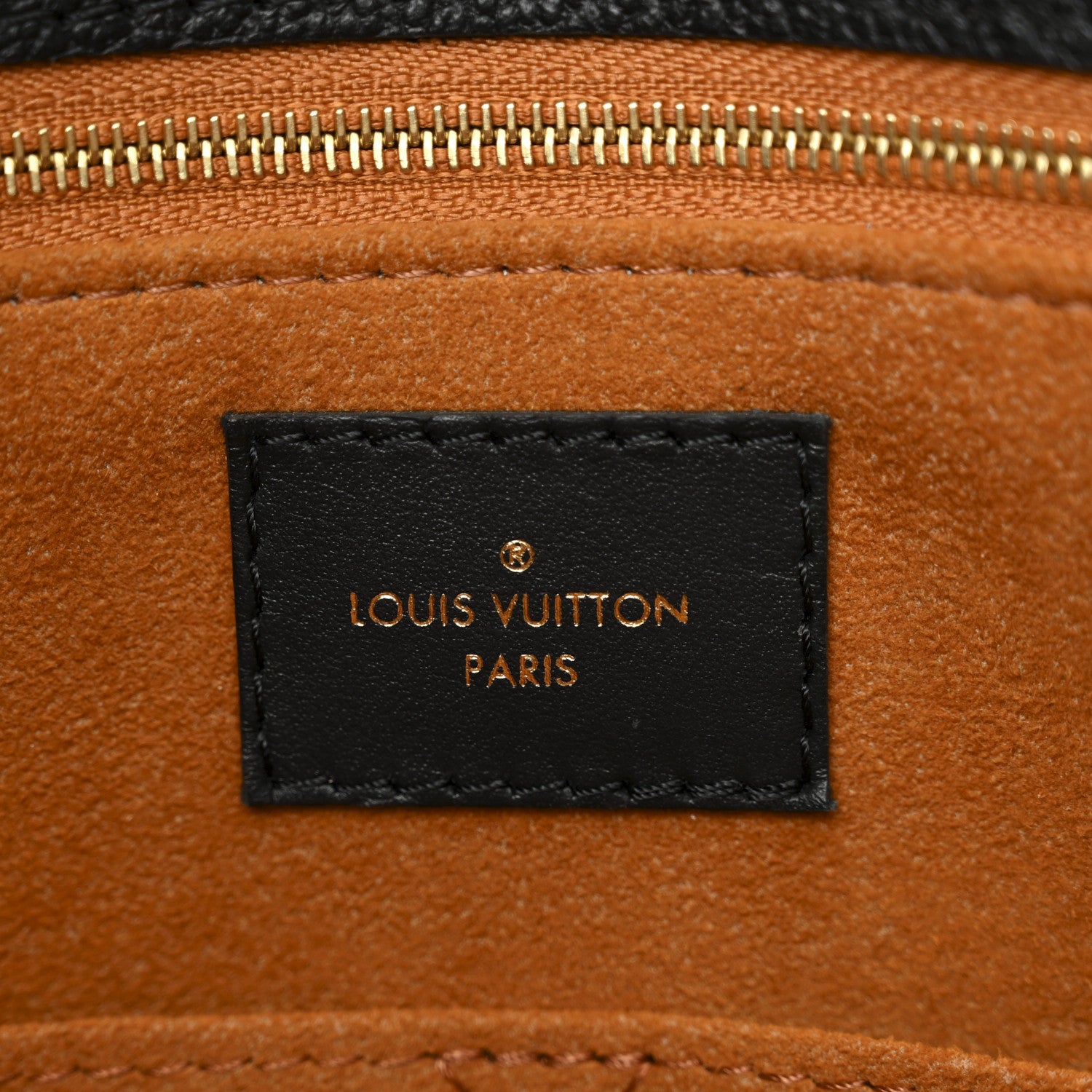 Louis Vuitton Empreinte Monogram Giant OnTheGo MM Black 6 of 10