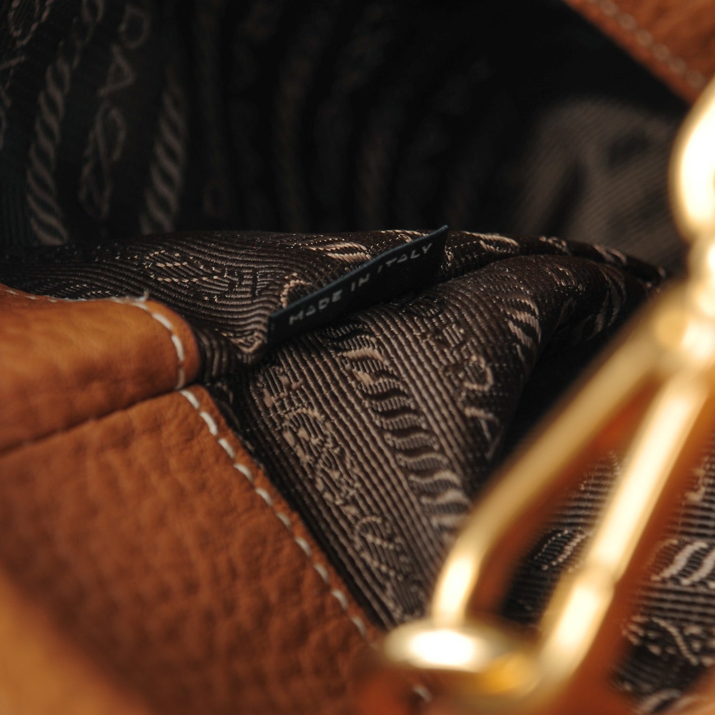 Vitello Daino Side Pocket Tote Caramel