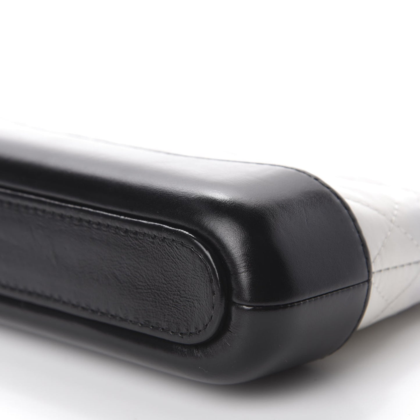 Aged Calfskin Quilted Small Gabrielle Clutch With Chain White Black