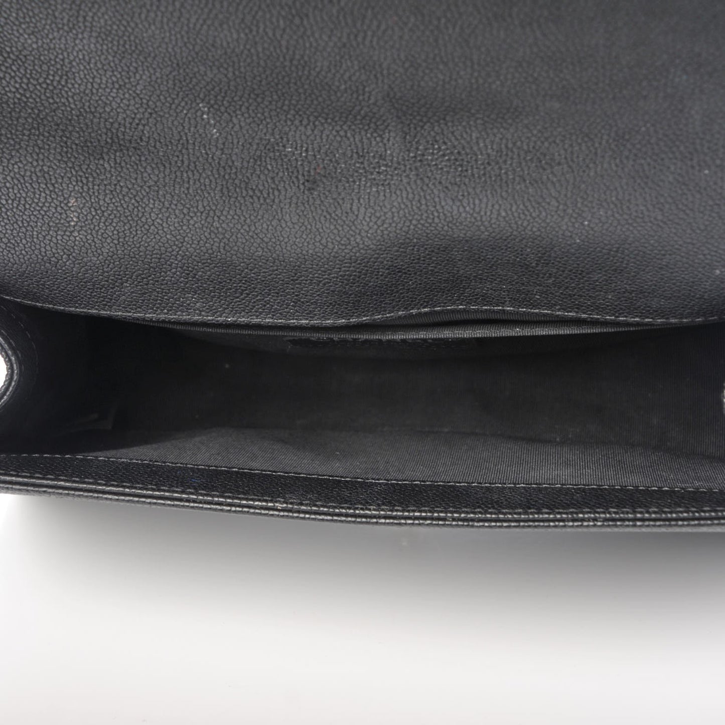 Caviar Quilted Medium Boy Flap Black