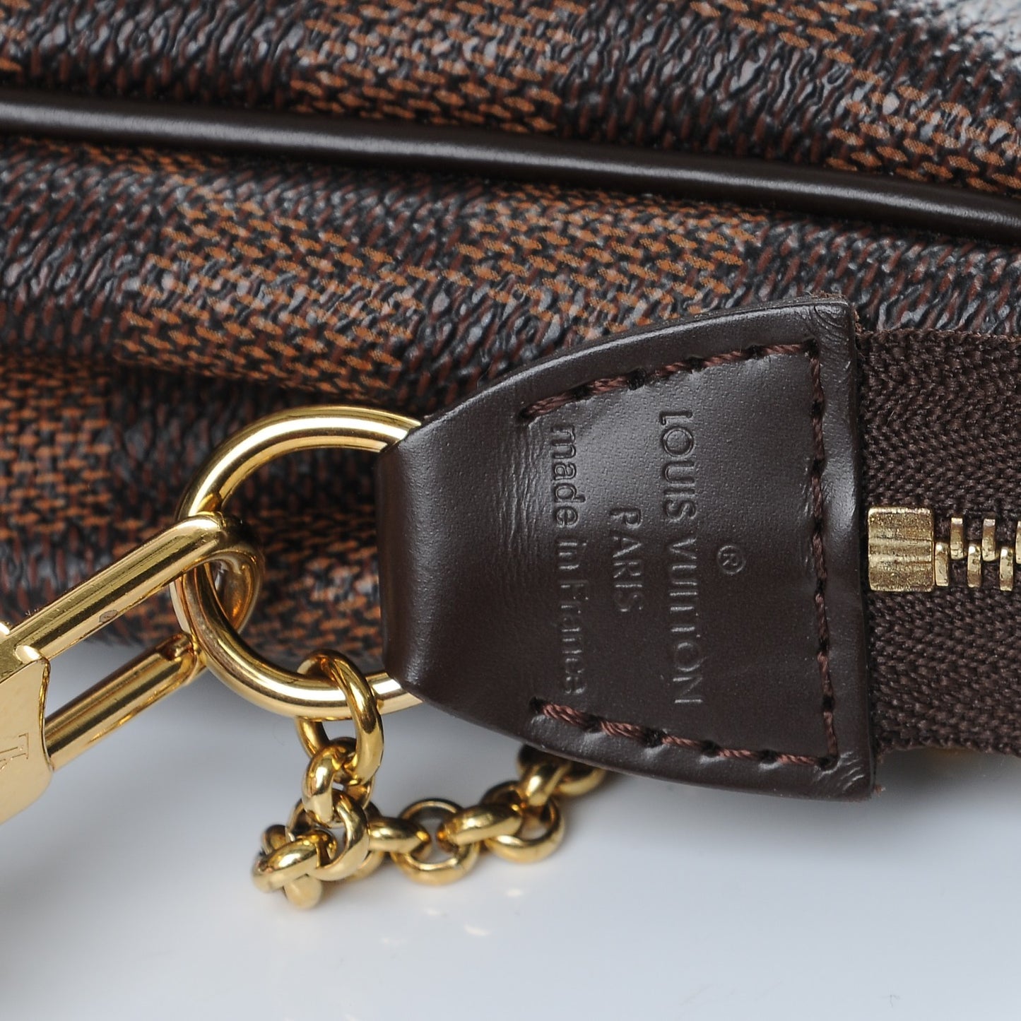 Damier Ebene Eva Clutch