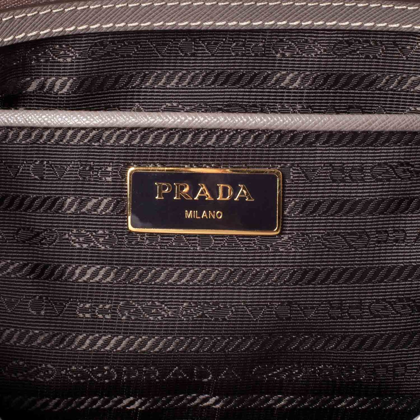 Saffiano Lux Tote Argilla