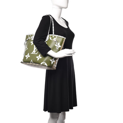 Louis Vuitton Monogram Giant Neverfull MM Kaki 2 of 14