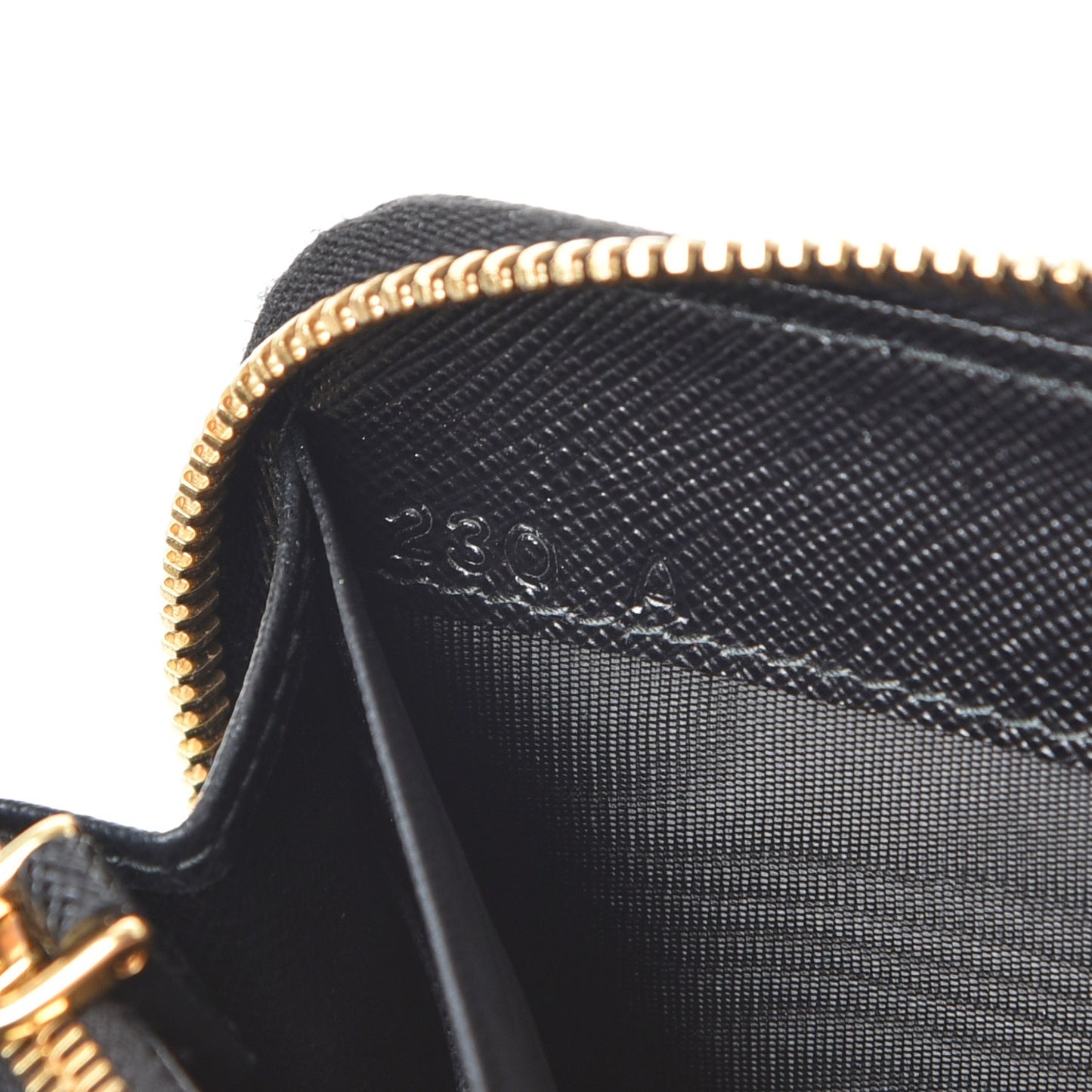 Saffiano Metal Zip Around Wallet Nero Black