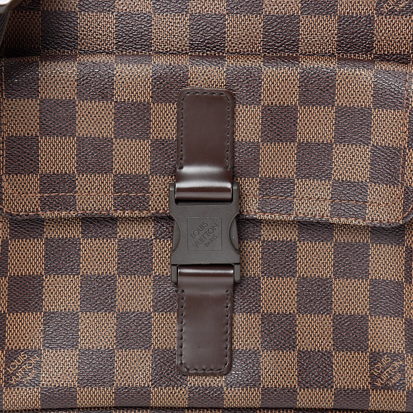 Damier Ebene Pochette Melville
