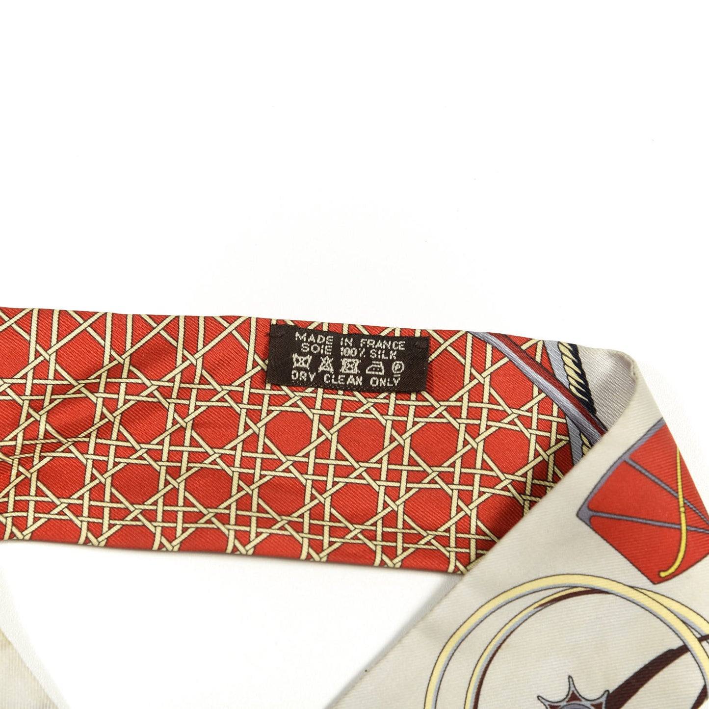 Silk Les Voitures A Transformation Twilly Gris Perle Rouge Jaune Vif