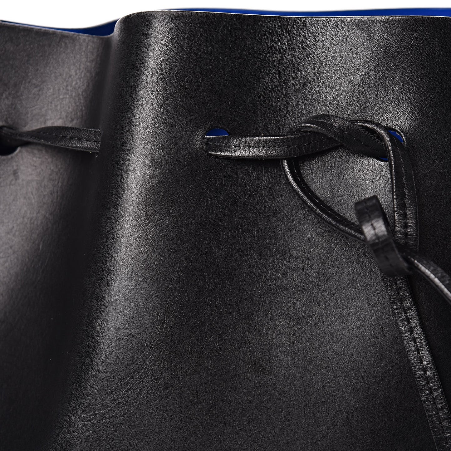 Vegetable Tanned Calfskin Bucket Bag Black Royal