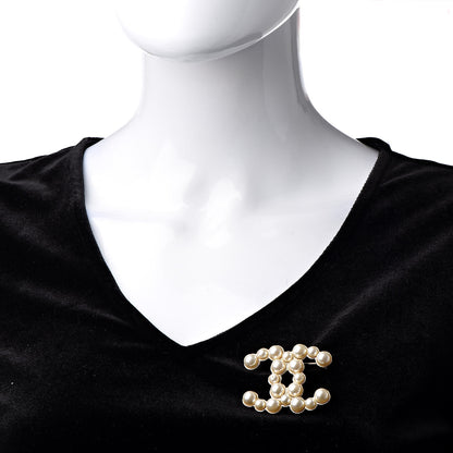Chanel Pearl CC Brooch Gold 2 of 6