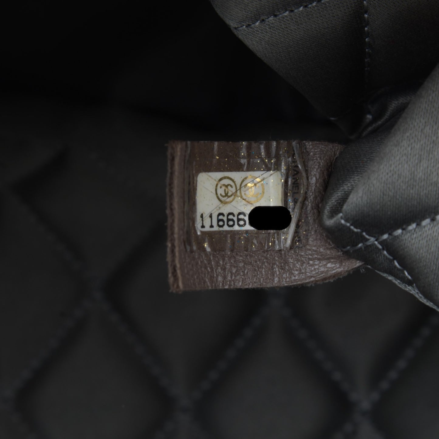 Distressed Lambskin Le Marais Ligne Flap Black