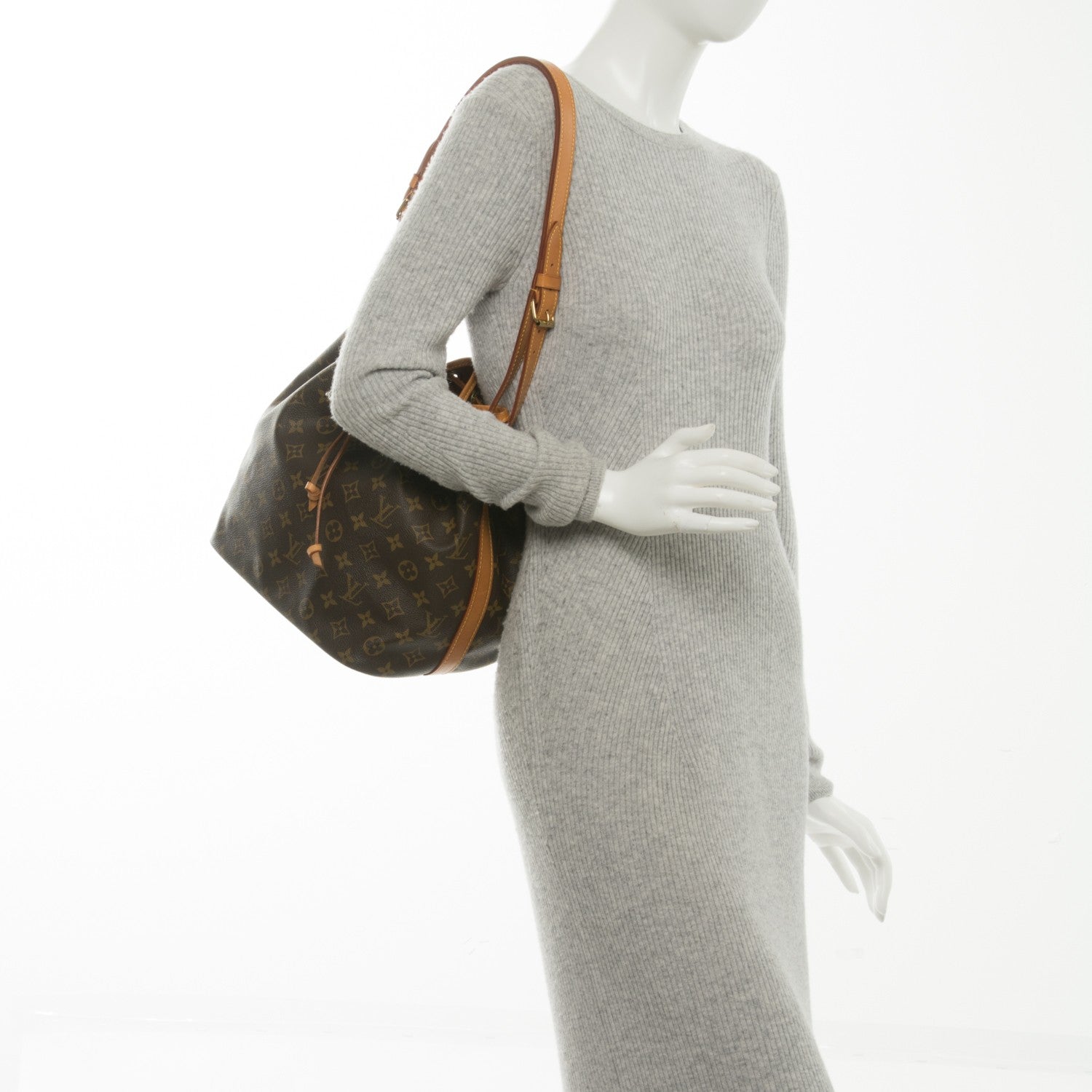 Louis Vuitton Monogram Petit Noe 2 of 8