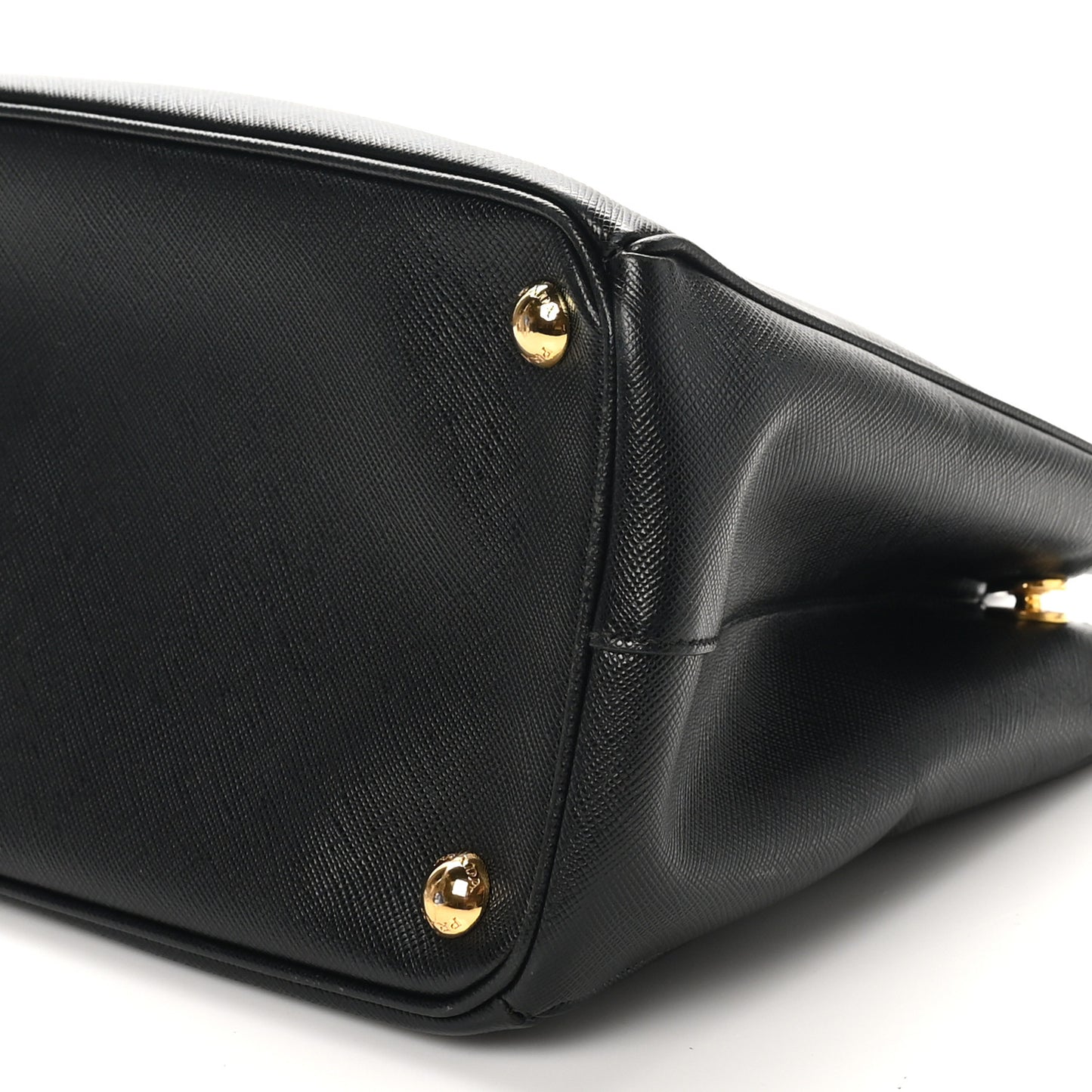 Saffiano Medium Galleria Double Zip Tote Black