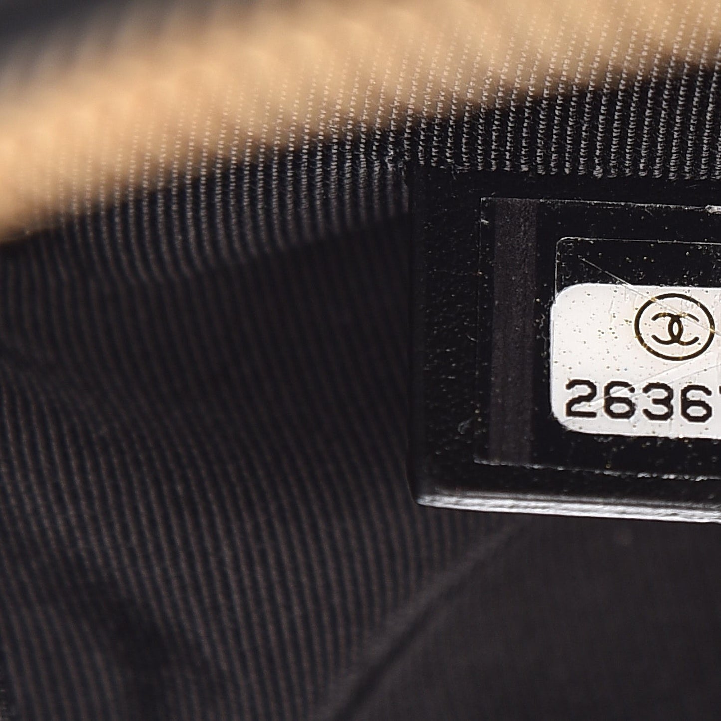 Crackled Calfskin Chevron Quilted Medium Cosmetic Case Black