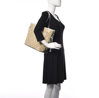 Louis Vuitton Monogram Giant Neverfull MM Kaki 2 of 10