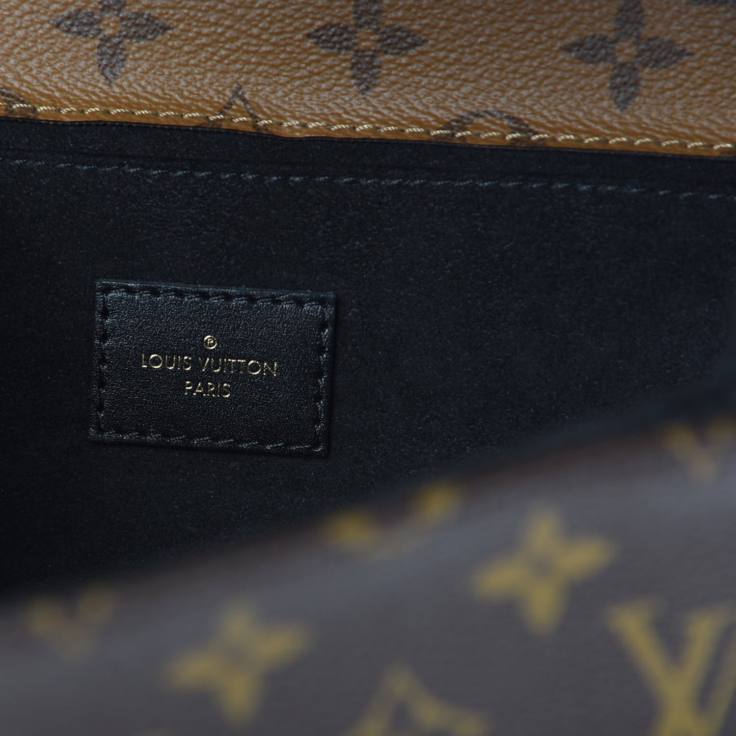 Reverse Monogram Pochette Metis