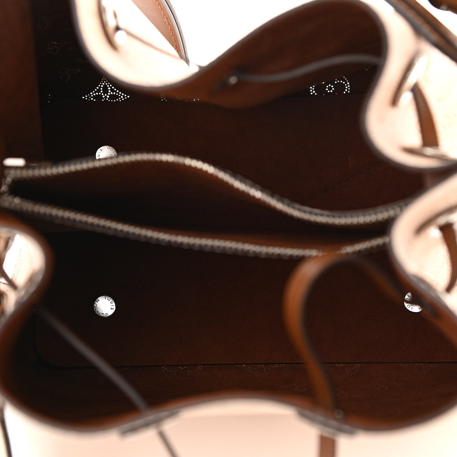 Louis Vuitton Mahina Muria Creme 5 of 10