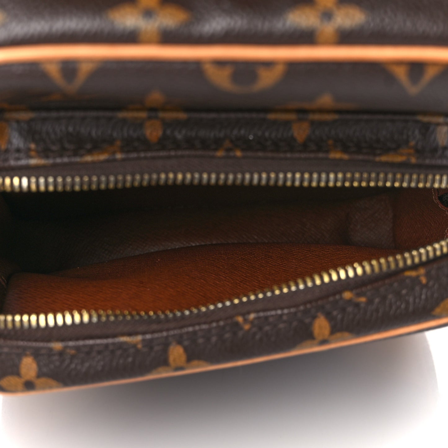 Monogram Amazone